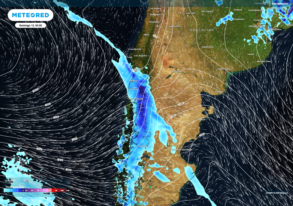 El sistema frontal avanza hacia el norte durante la madrugada del domingo, llevando lluvias desde la Patagonia hasta el sur del país, con precipitaciones que podrían alcanzar sectores del Biobío en las primeras horas del día.