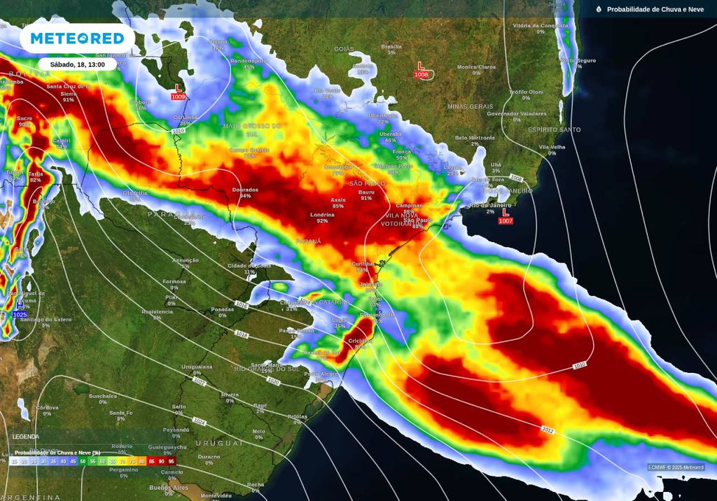 Previsão de probabilidade de chuva (escala de cores) e pressão (linhas) neste sábado (18), de acordo com o ECMWF. Previsão de probabilidade de chuva (escala de cores) e pressão (linhas) neste sábado (18), de acordo com o ECMWF.
