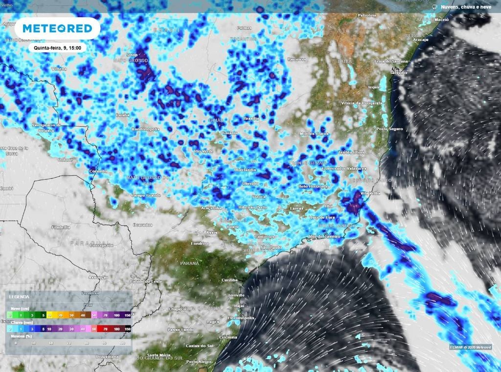 Previsão de precipitação (em mm) e nebulosidade a quinta-feira (9) à tarde (15h), segundo o modelo europeu ECMWF.