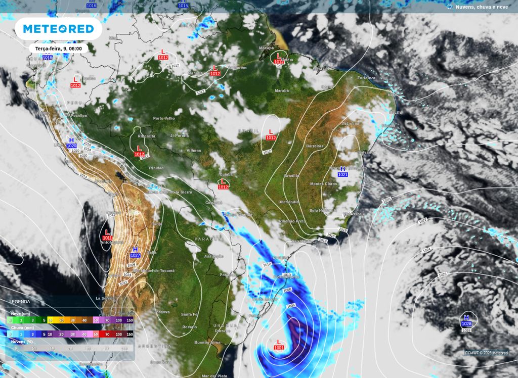 Previsão de precipitação, nebulosidade e pressão a nível médio do mar para terça-feira (9).