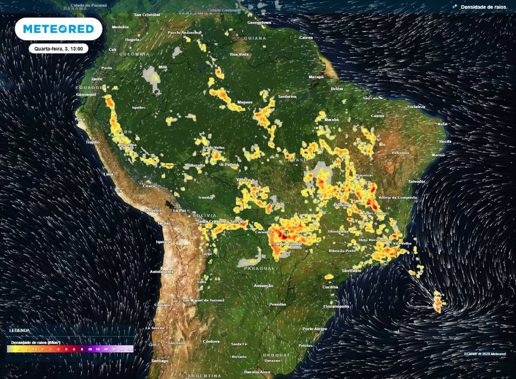 Previsão de densidade de raios para a quarta-feira (3) à tarde (13h), segundo o modelo europeu ECMWF, destacando as áreas com chances de descargas elétricas (raios).