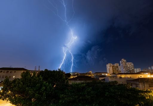 Frente fria deixa alertas de tempestades 4 estados do centro-sul nas pr&oacute;ximas 48 horas; confira