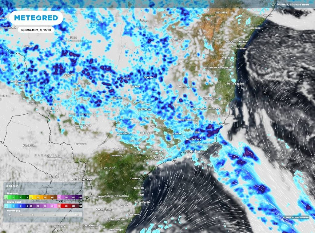 Previsão de precipitação (em mm) e nebulosidade para quinta-feira (9) à tarde (15h), segundo o modelo europeu ECMWF.