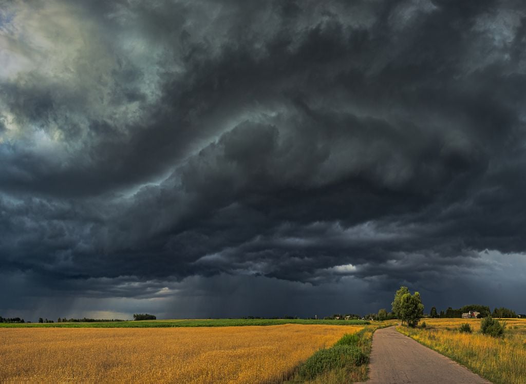 Frente fria e riscos de tempestades marcam transição do inverno para a primavera neste dia 22 de setembro. Foto: Adobe Stock. Frente fria e riscos de tempestades marcam transição do inverno para a primavera neste dia 22 de setembro. Foto: Adobe Stock.