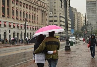 Frente fria e ar frio trazem chuva e frio pelo Brasil neste fim de semana; veja a previs&atilde;o
