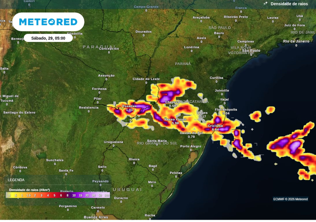 Previsão de tempestades intensas neste domingo (30), segundo o ECMWF. No domingo (30), tempestades intensas continuam entre o norte do Rio Grande do Sul, Santa Catarina, Paraná e Mato Grosso do Sul mas também avançam sobre São Paulo, incluindo a Região Metropolitana. Este quadro é muito semelhante ao previsto também para segunda-feira (1), que também passa a incluir risco de tempestades isoladas no sul do Rio de Janeiro. Previsão de tempestades intensas neste domingo (30), segundo o ECMWF.