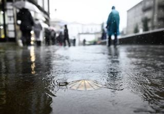 Frente fria muda o tempo no Sudeste: Veja onde tem chuva de 100 mm e frio abaixo de 10&deg;C