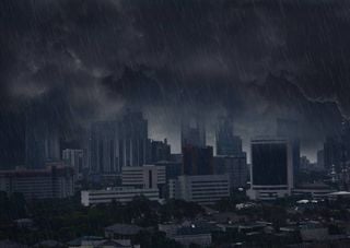 Frente fria pode causar mais de 100 mm nas pr&oacute;ximas 48 horas com alertas para 5 estados