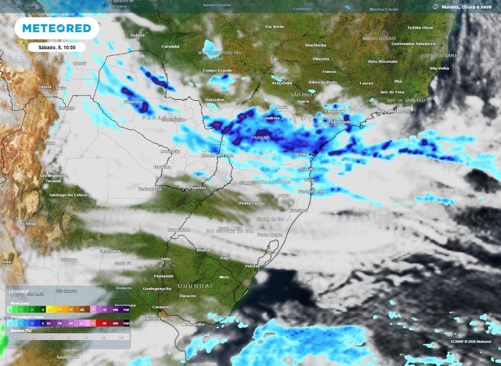 Chuva e nebulosidade. O mapa mostra o tempo fechado sobre áreas de Santa Catarina e do Paraná. Além de pontos com chuvas intensas sobre o estado paranaense.