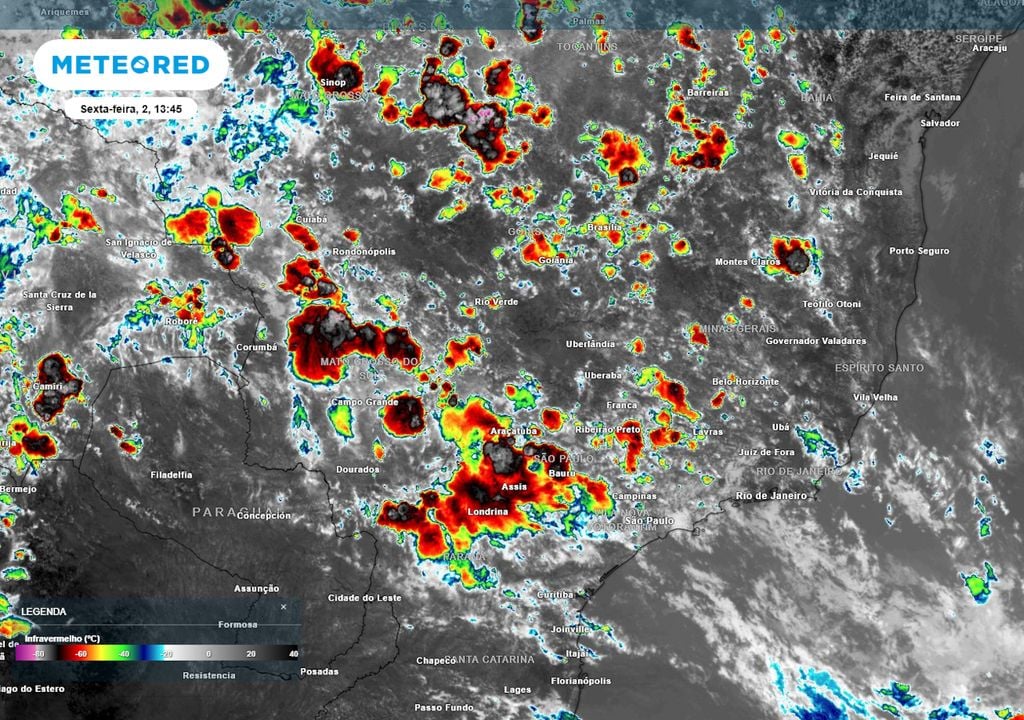Imagem de Sátelite (infravermelho) nesta sexta-feira às 13h45.