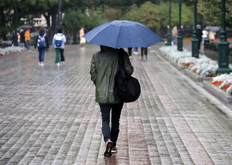 Frente fria se afasta, mas a chuva retorna com for&ccedil;a em SP e no Sudeste