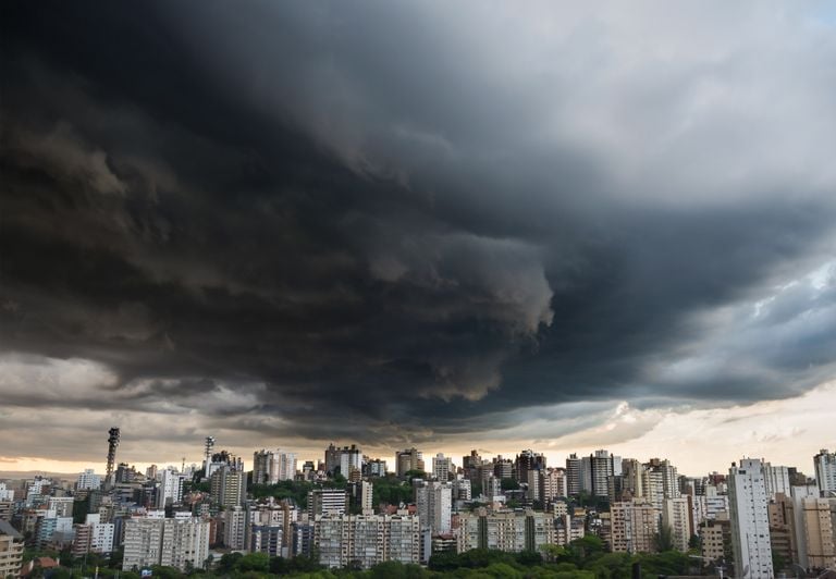 Frente fria se forma neste domingo, 21: INMET emite alerta de tempestades e de ventos costeiros; veja a previs&atilde;o