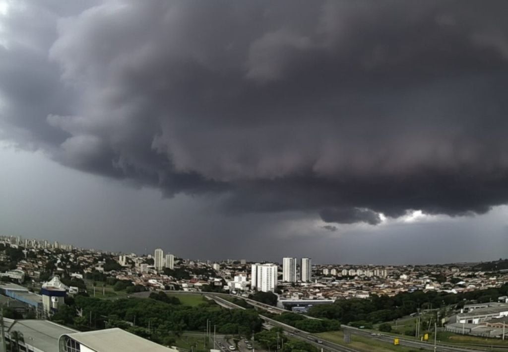 Frente fria avança pelo Sul, Sudeste e Centro-Oeste nos primeiros dias de inverno. Frente fria avança pelo Sul, Sudeste e Centro-Oeste nos primeiros dias de inverno. Foto: Clima ao vivo/ ND mais.