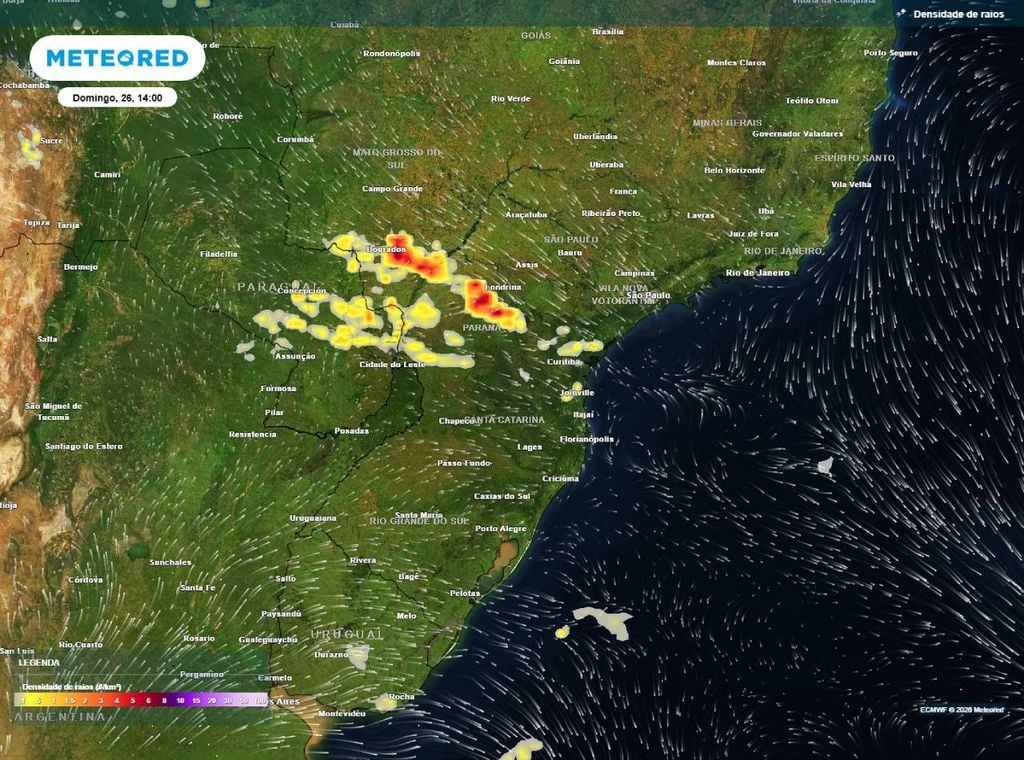Previsão de densidade de raios para o domingo (26) à tarde (14h), segundo o modelo europeu ECMWF, mostrando as áreas com chance de temporais.