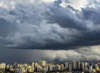 Frente fria traz nova mudan&ccedil;a no tempo em 7 estados do Centro-Sul; veja a previs&atilde;o