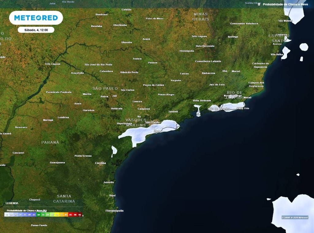 Previsão da probabilidade de precipitação (%) para sábado (4) às 12h, segundo o modelo europeu. Há previsão de chuva fraca/chuvisco no litoral de SP e do RJ, mesmo com baixa probabilidade.