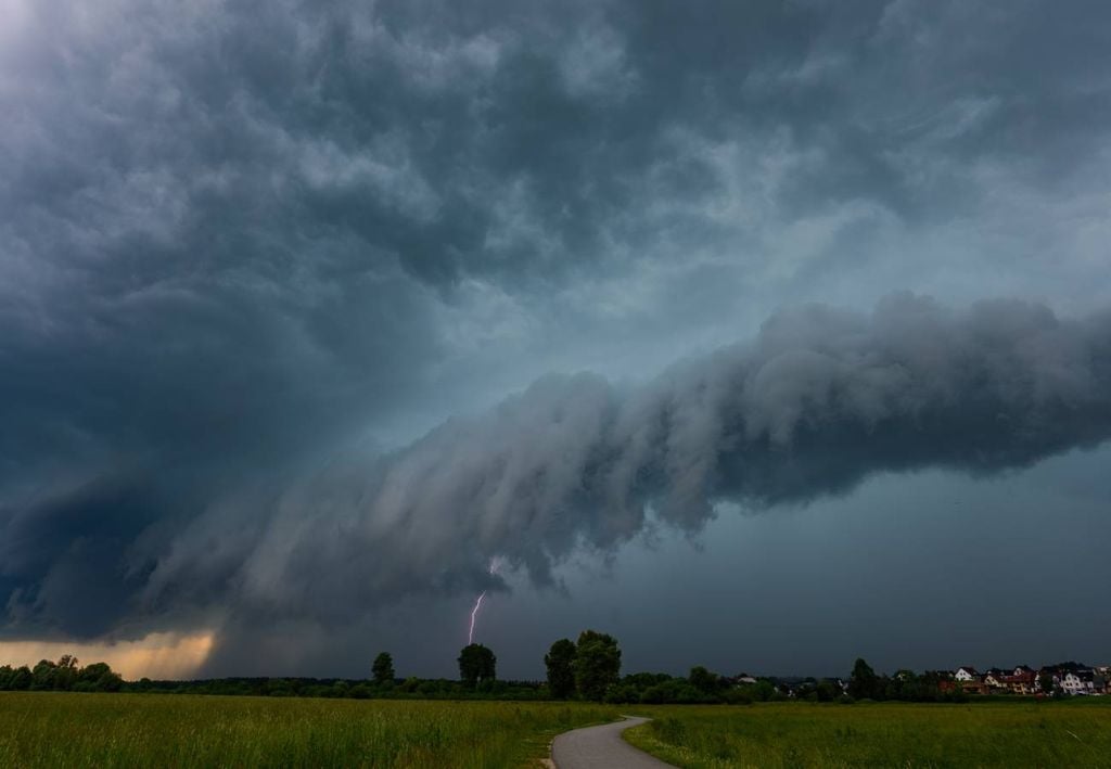 Nova frente fria chega ao Rio Grande do Sul no início de agosto, com potencial para chuva forte e temporais em todo o estado.