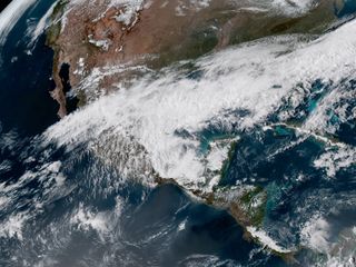 Frente frío no.44 seguirá generando lluvias en México