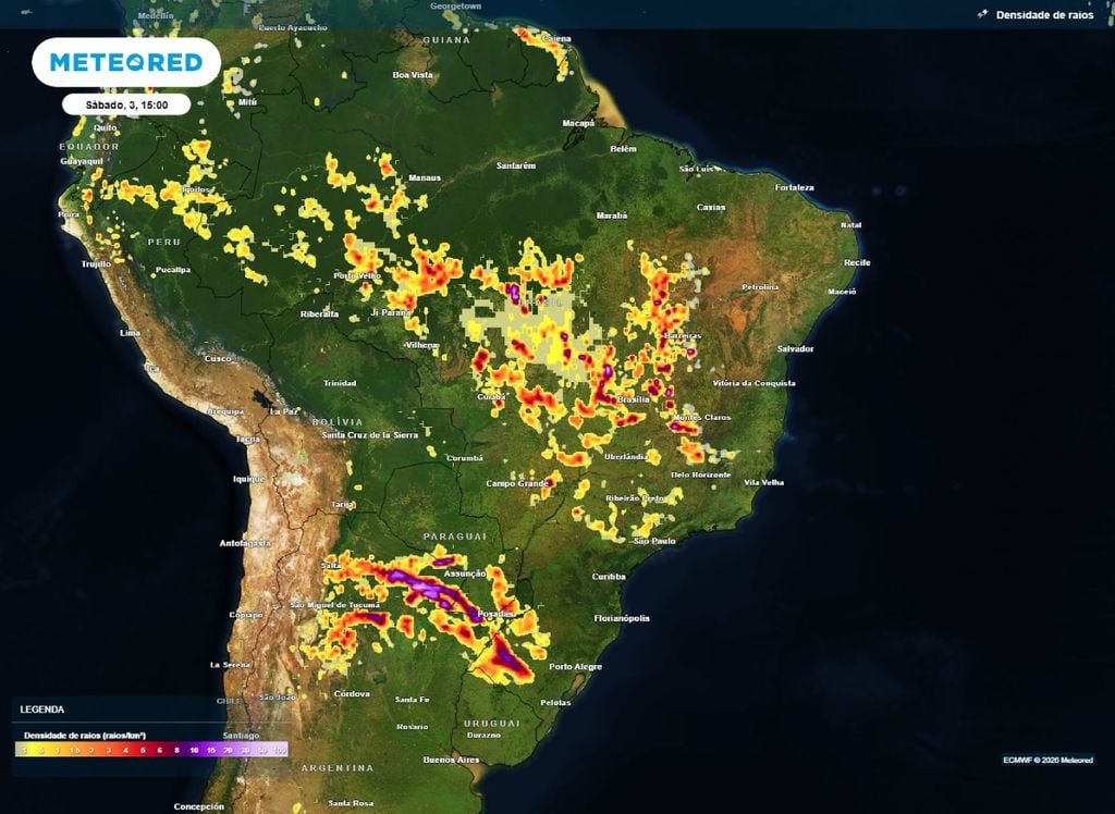 Densidade de raios. Densidade de raios mostra áreas mais propícias a tempestades neste sábado (3).