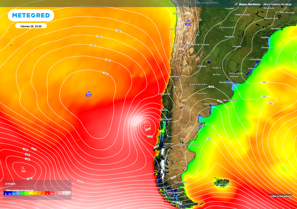 El mapa muestra el intenso oleaje avanzando por el Pacífico sur, asociado al paso de un sistema frontal que impulsa marejadas hacia la costa chilena.