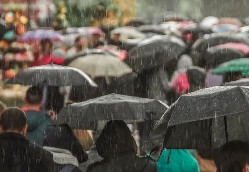 Frio de inverno e chuva marcam as capitais de SP e do RJ por v&aacute;rios dias