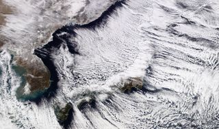 Frío de récord y fuertes nevadas en Japón