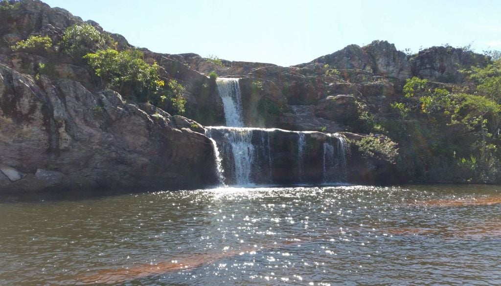A Cachoeira dos Cristais, em Diamantina, Vale do Jequitinhonha, está inserida na área do Parque Estadual do Biribiri. Crédito: Elias da Cunha Alves/Wikimedia Commons.