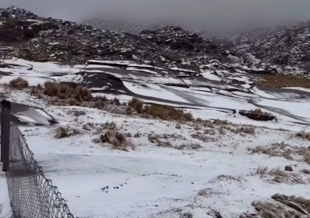 heladas La ola polar llegó a Córdoba y volvió la nieve a las Altas Cumbres y al Cerro Champaquí. Imagen gentileza de German Margheritti @germargheritti en red social X.