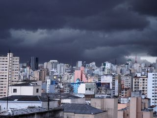 Frio nas regiões S e SE e risco de chuvas volumosas em SP, MG e no RJ