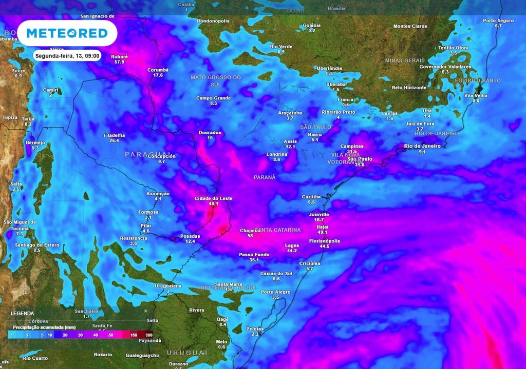 Previsão de acumulados totais de chuva até o início da segunda-feira. Previsão de acumulados totais de chuva até o início da segunda-feira ilustra regiões que serão mais afetadas pela frente fria ao longo deste final de semana, com acumulados altos.