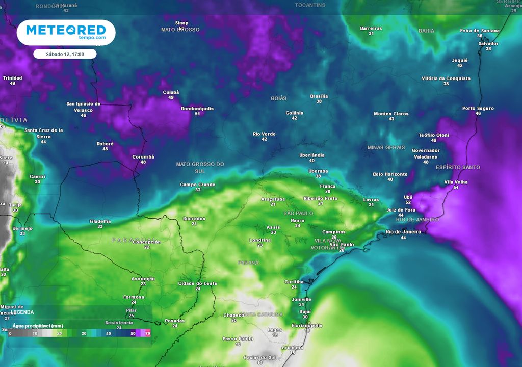 Previsão de água precipitável no domingo de manhã.