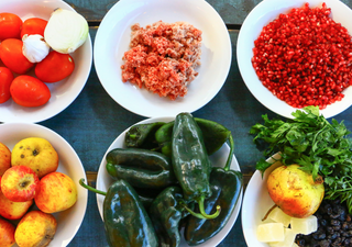 Frutas y verduras de temporada en Septiembre en México: de la ciruela al chile poblano, frescura en verde, blanco y rojo