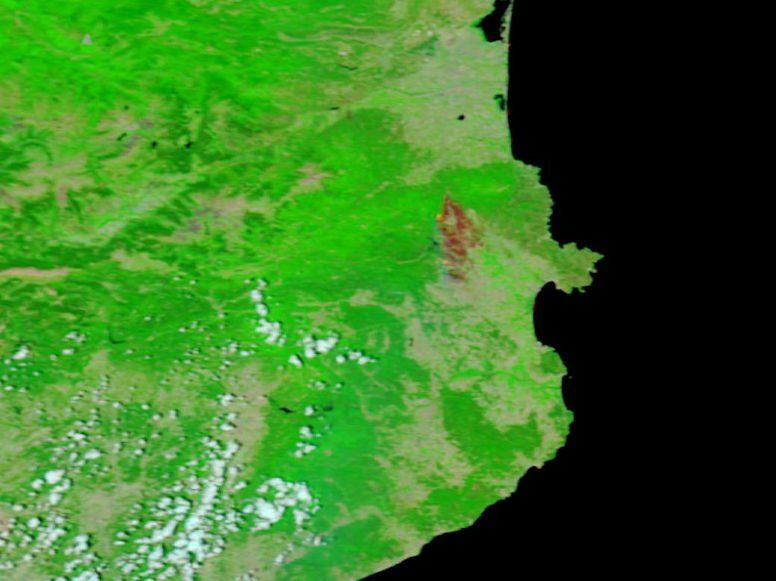 Imagen MODIS realzada del 23 de julio de 2012 sobre el mediodía