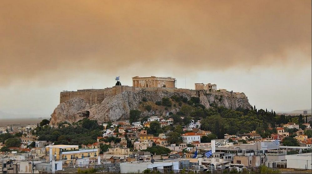 Fuegos Cerca De Atenas: Ya Van Más De 60 Muertos En El País Helénico