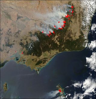 Fuegos que azotaron el SE de Australia visto desde el espacio
