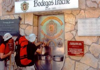 Una fuente de vino gratis en el Camino de Santiago: la parada más curiosa para los peregrinos