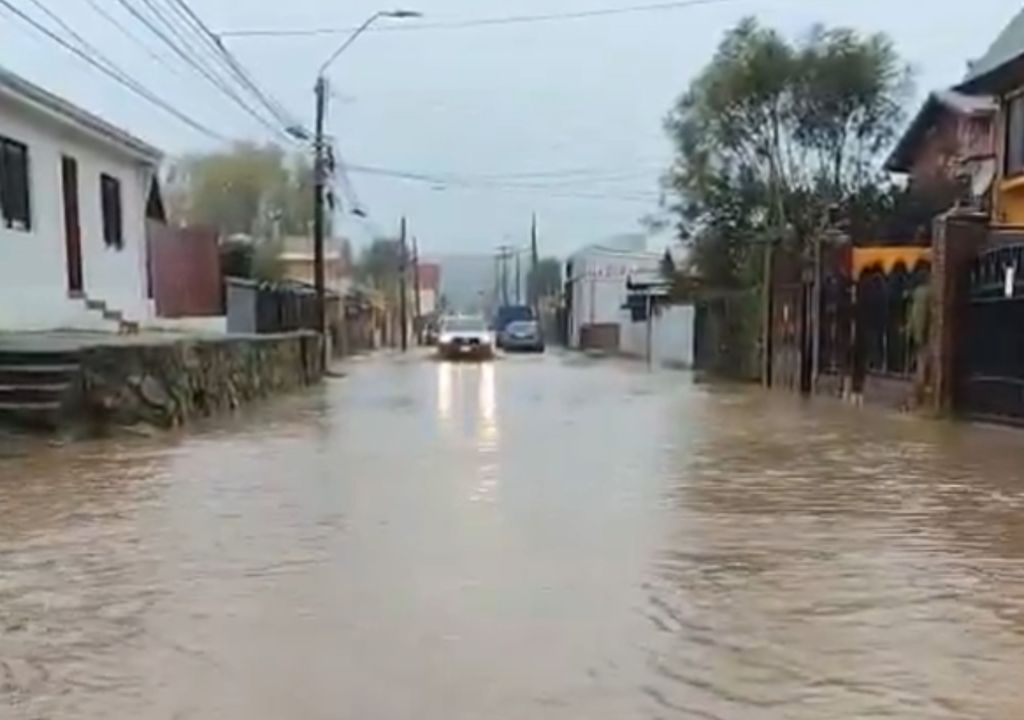 calle inundada. calle inundada.