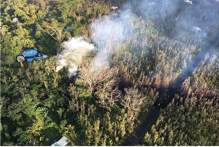 Fugas De Dióxido De Azufre Del Volcán Kilauea, Hawai Fugas De Dióxido De Azufre Del Volcán Kilauea, Hawai