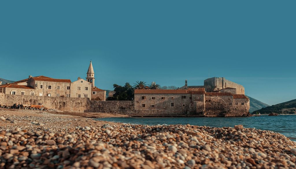 Budva, Montenegro Uma alternativa mais agradável. Foto: Unsplash
