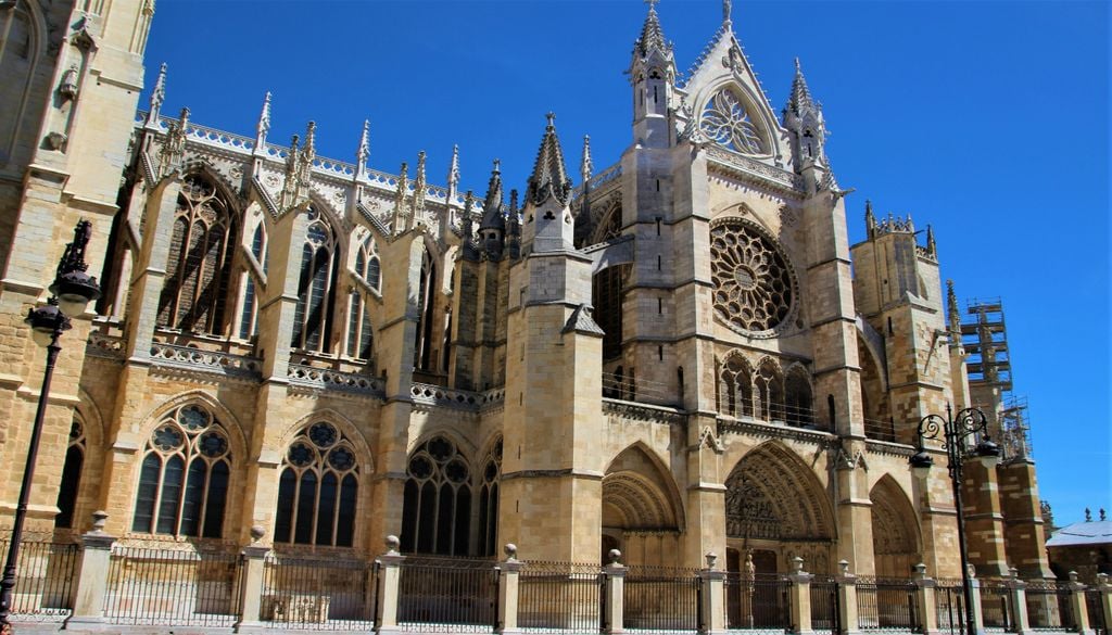 León A catedral é conhecida por ser uma das mais bonitas do país. Foto: Unsplash
