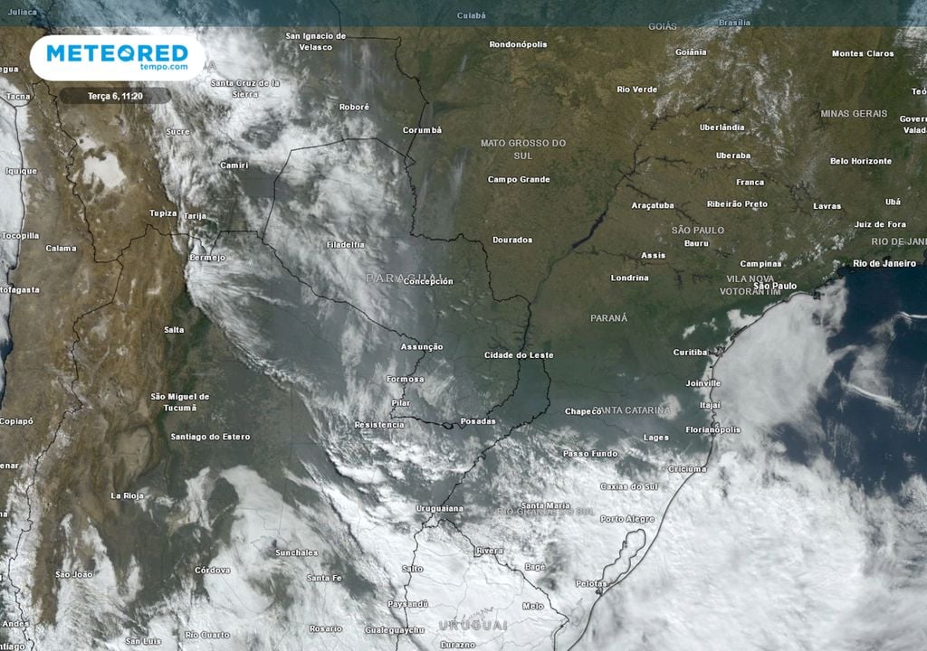 Imagem de satélite no espectro visível durante a terça-feira (06) de manhã.