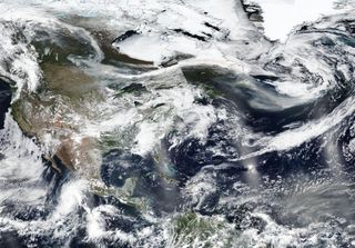 Fumo dos megaincêndios do Canadá pode atingir Portugal nos próximos dias