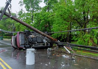 Furacão Epsilon ganha vida no Atlântico