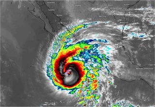 Furacão Norma se aproxima do México e país ativa plano de emergência