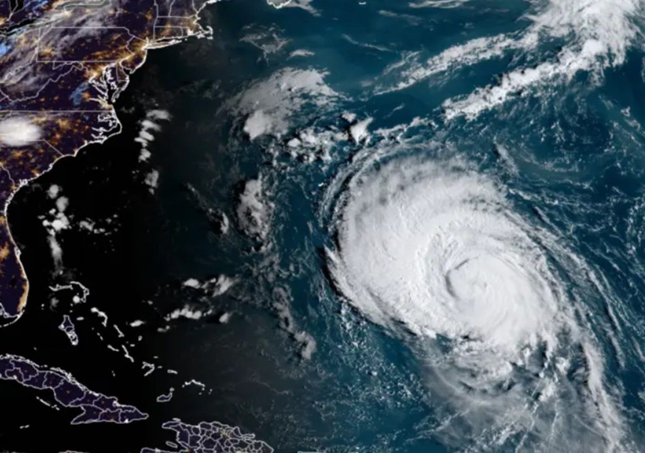 El huracán Larry azotó Canadá en septiembre de 2021, arrastrando una gran cantidad de microplásticos. Imagen: NOAA.