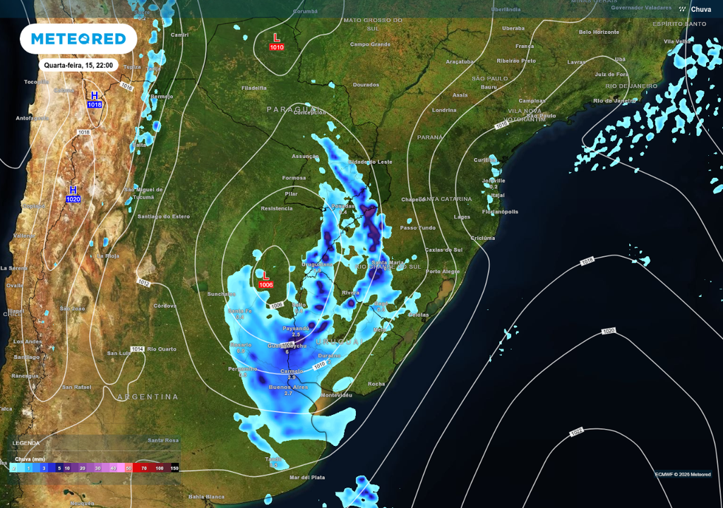 Previsão de ciclone (L) e chuva (escala de cores) nesta quarta-feira (15), de acordo com o ECMWF.