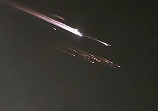 Geheimnisvolles Leuchten am Himmel – Elon Musks Schrott wieder schuld? Wie Weltraummüll zur echten Gefahr für uns wird