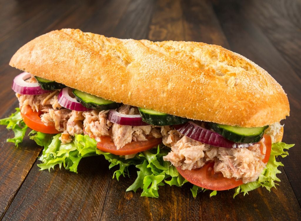 bocadillo atún