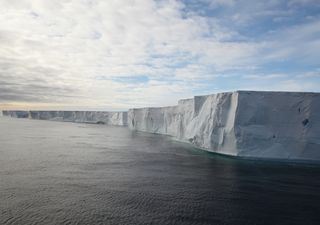 Gigantesco iceberg se desprendió en la Antártida, ¿afectará al Irízar?