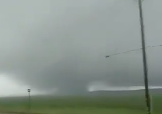 USA, gigantesco tornado devasta il Mississippi: i video